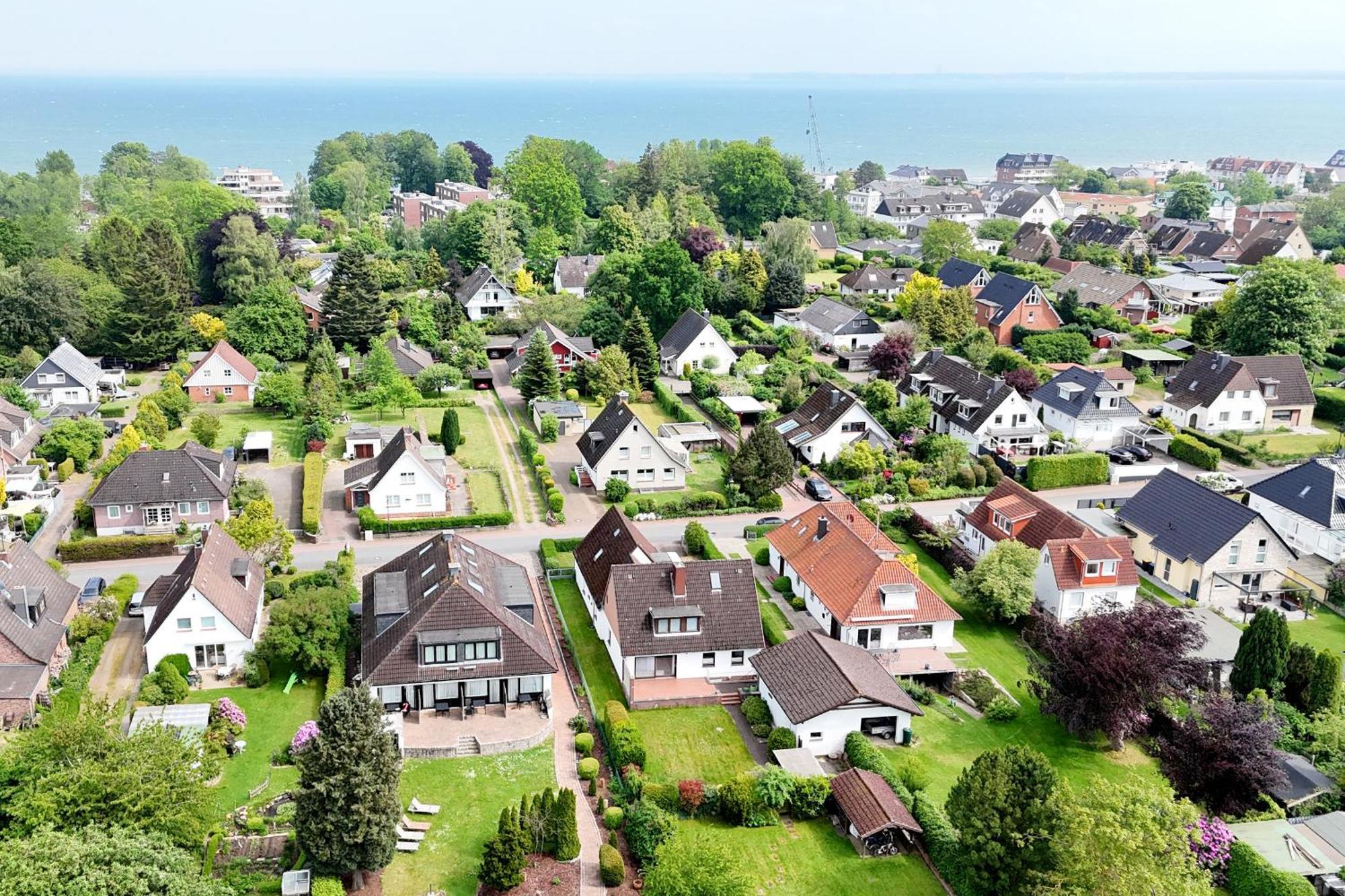 Moderne Maisonette Ferienwohnung Mit Gartenzugang, Nur 7 Gehminuten Zum Strand, Parkplatz & Fahrradunterstellplatz Scharbeutz Exterior foto