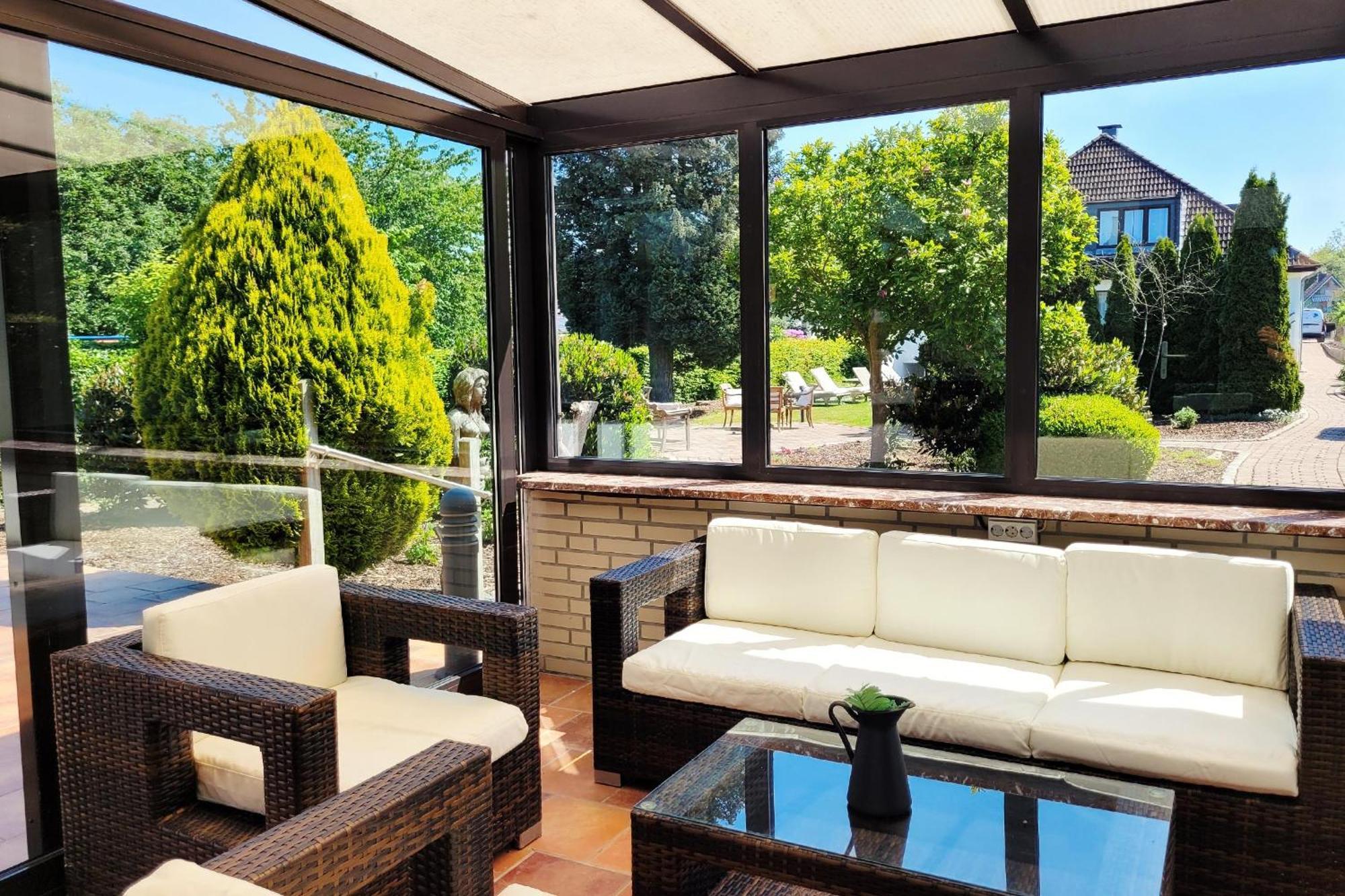 Moderne Maisonette Ferienwohnung Mit Gartenzugang, Nur 7 Gehminuten Zum Strand, Parkplatz & Fahrradunterstellplatz Scharbeutz Exterior foto